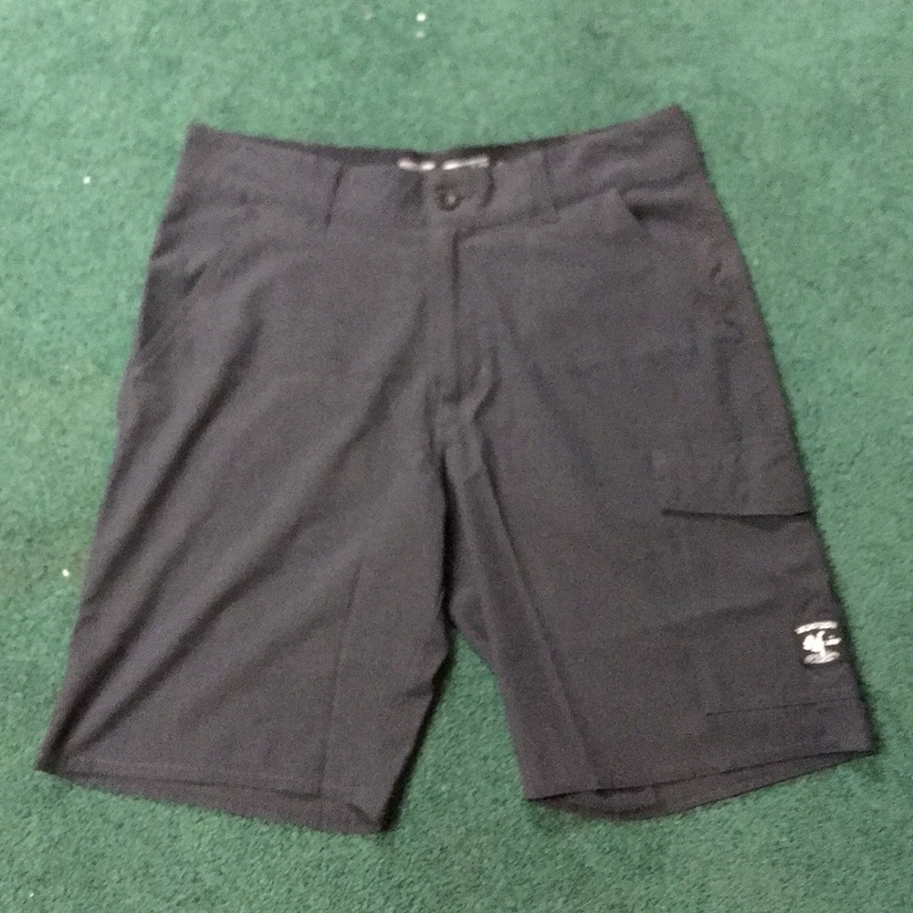 Vans VANPHIBIAN cargo shorts.